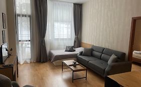 Flora Hotel Apartment 103